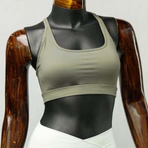 نیم تنه ورزشی سوزنی زنانه